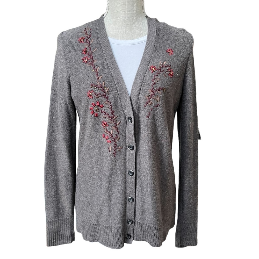 Eddie Bauer Knitted Cardigan with Flowers Embroidery Sweater Size:‎ L